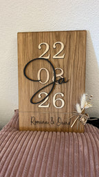 Personalisiertes Hochzeitsschild aus Holz mit Trockenblumen – Ansicht 2