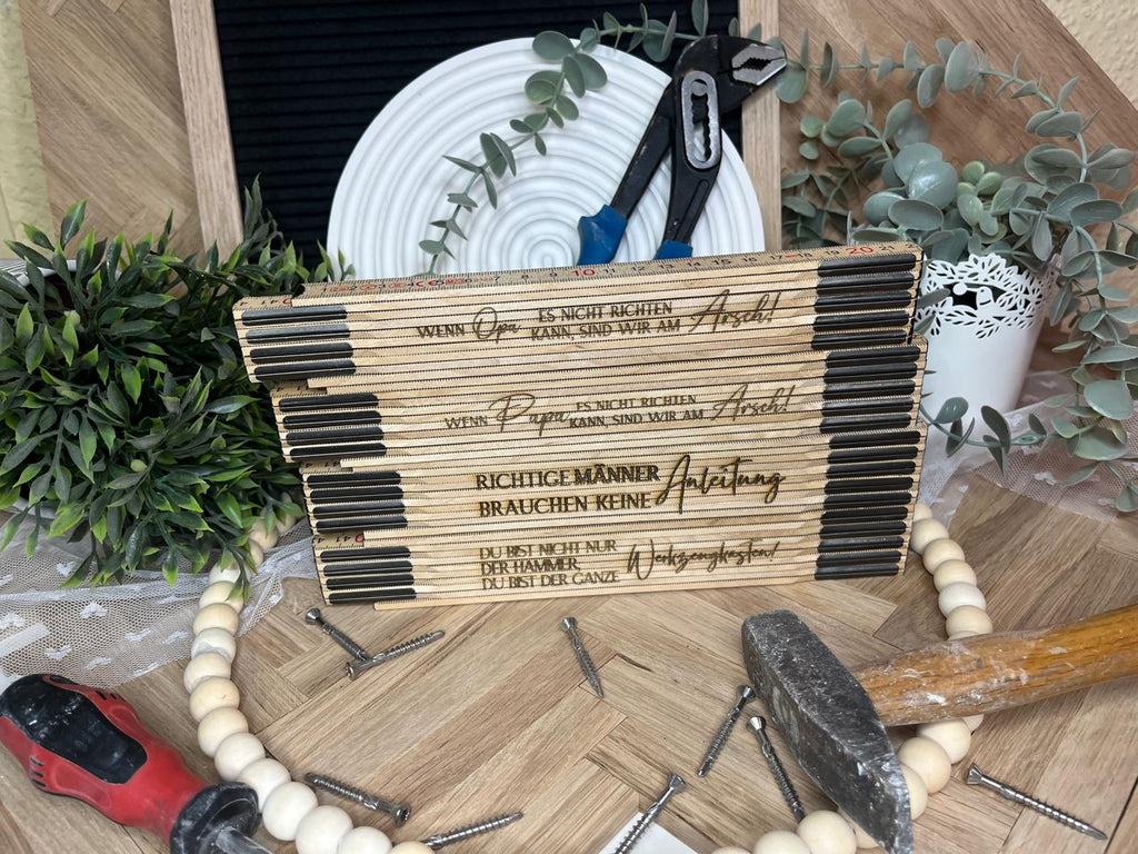 Zollstock aus Holz mit graviertem Spruch, 2 Meter